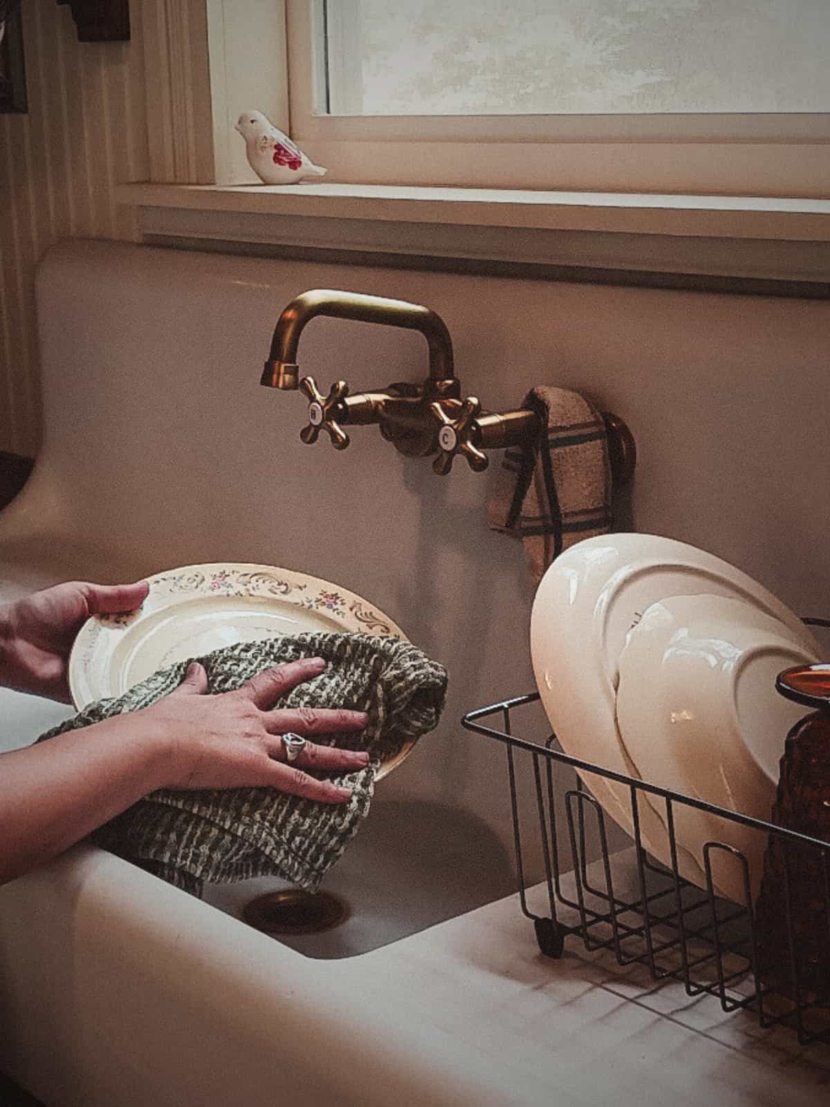 Old-fashioned living, hand washing dishes
